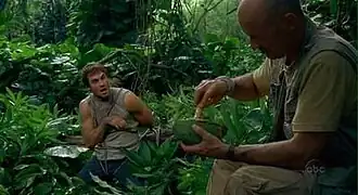 Локк, связав Буна, говорит, что ему нужно пройти испытание.