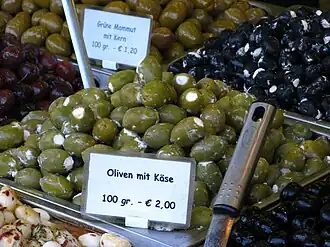 Оливки, начинённые сыром