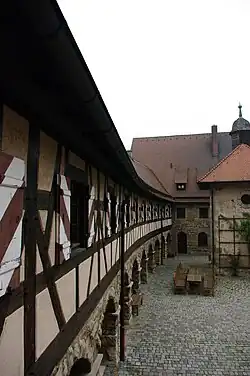 Фахверковая галерея внутри замка