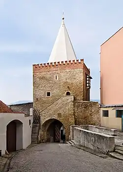 Нижняя башня