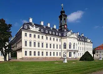 Главное здание