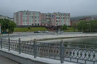 Здание около озера Верхнее