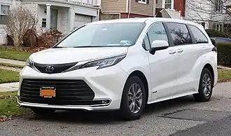 2021 Toyota Sienna Limited (AXLH40)
