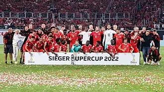 Игроки «Баварии» празднуют победу в Суперкубке