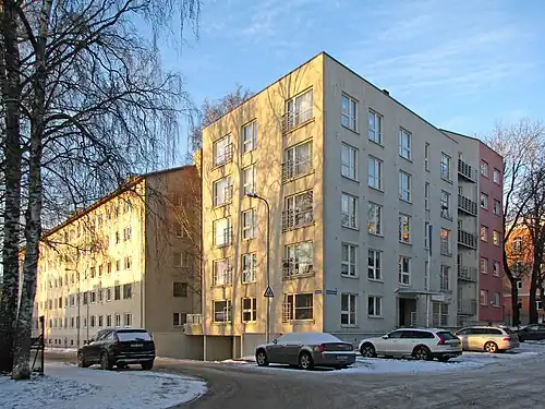 Перекрёсток с улицейКеск-Амеэрика