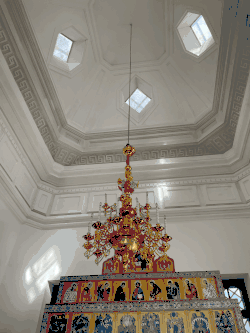 Внутри церкви