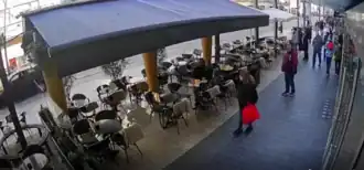 Кадр с камер видеонаблюдения,  за несколько минут до инцидента