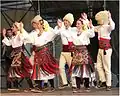 Участники ансамбля народного танца в костюмах сербских влахов