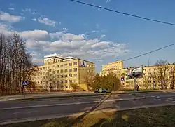 Улица Юности вблизи школы № 609