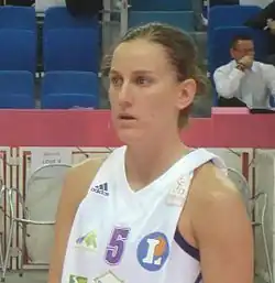 Эрин Торн в игре за клуб «Тарб Жесп Бигор» (17 октября 2010 года)