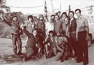 Боевики-фалангисты во взятом квартале Тель-Заатара