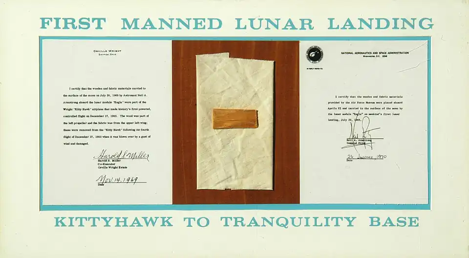 Побывавшие на Луне фрагменты пропеллера и крыла в экспозиции Национального мемориала братьев Райт