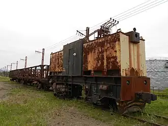 Электровоз-вагонотолкатель с четырёхпроводной трёхфазной контактной сетью