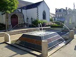 Площадь в центре коммуны