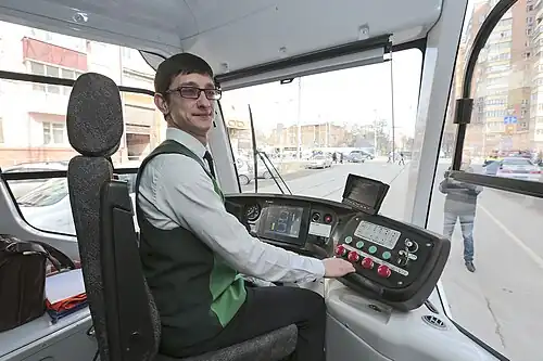 Кабина водителя трамвая 71-911Е