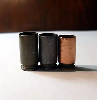 Гильзы патронов 9×19 мм Люгер, 9×18 мм ПМ и 9×17 мм Kurz (слева направо)