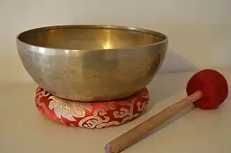 Чаша с колотушкой