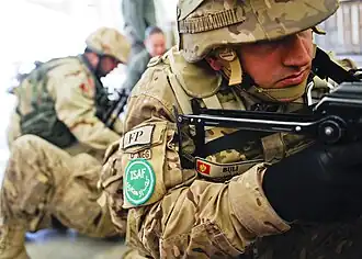 солдат черногорской армии на военной базе "Camp Pannonia" в Пули-Хумри (декабрь 2010)