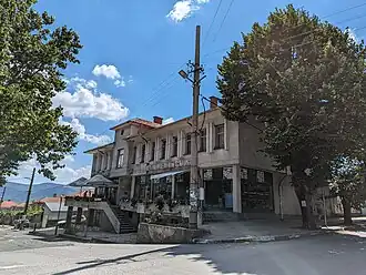 Магазин и кафе на центральной площади