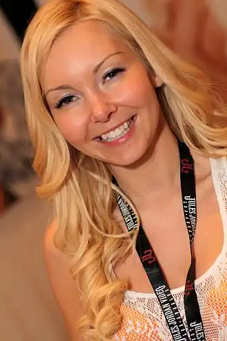 Американская порноактриса Алия Лав, 2013 год (7 января)