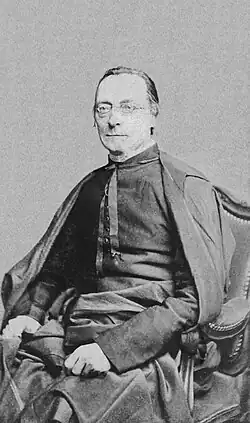 Аббат Брассёр де Бурбур на фото Николя-Клода Персюса