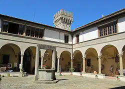 Двор монастыря