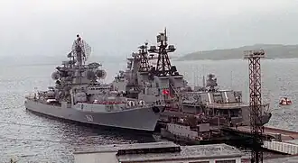 БПК «Адмирал Исаков» в 1992 году (слева)