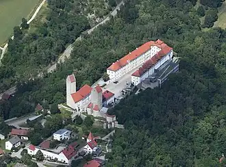 Вид замка с высоты птичьего полёта