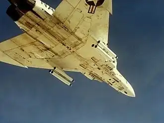 испытания головок самонаведения ракет на захват и сопровождение целей с истребителя F-4 5-й испытательной эскадрильи ВМС США