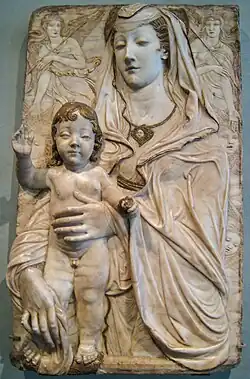 Мадонна с Младенцем между двух Ангелов. 1460-е гг. Мрамор. Лувр, Париж