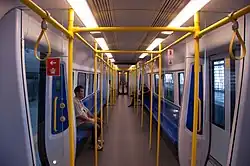 Интерьер вагона метро