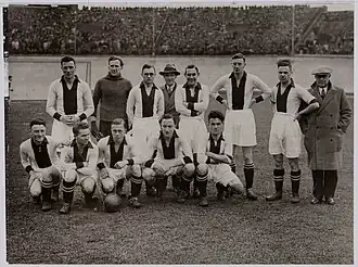 Состав «Аякса» в июне 1932 года перед последним матчем чемпионского турнира с «Энсхеде»