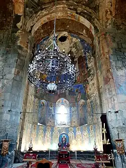 Внутри храма