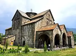 Западный фасад храма