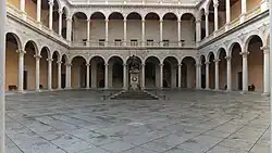 Алькасар в Толедо. Патио. 1550