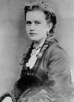 Александра Леонтьевна Бостром, мать Алексея Толстого. Владелица села.