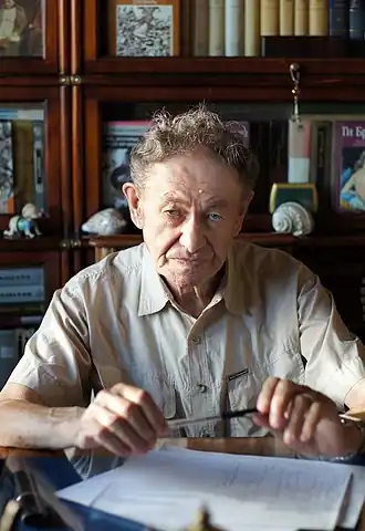 «Каждый выбирает свой путь. Кто-то идёт в науку, кто-то занимается преподавательской деятельностью, кто-то остаётся практическим врачом. Я выбрал последнее – и никогда об этом не жалел».