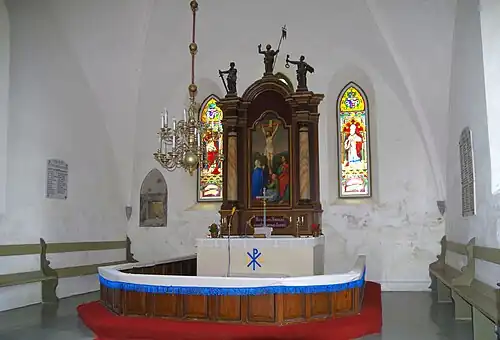 Алтарь в Юуруской лютеранской церкви