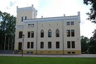 Главное здание мызы Алло (Алу) в 2011 году