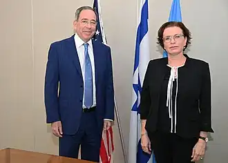 Эйнат Калиш-Ротем с американским послом. 2022 год.