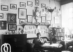 Анна Линдхаген на своем этаже