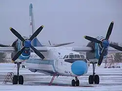 Ан-32 авиакомпании «Эвенкия» (нынешняя «КрасАвиа») в аэропорту Черемшанка, 2006 год