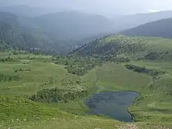 Долина речки Апшинец и место её истока — озеро Апшинец