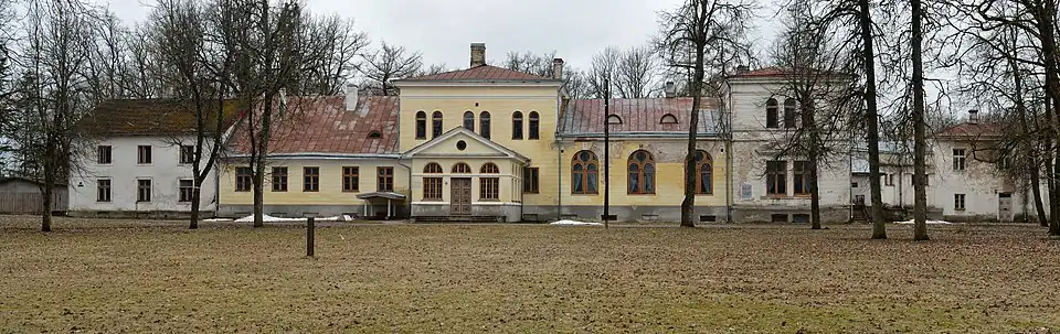 Главное здание мызы Авандузе