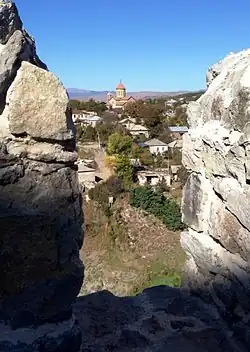 панорама города Ахалцихе с башен замка