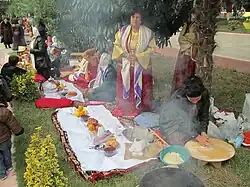 Женщины, готовящие лаваш на садже.