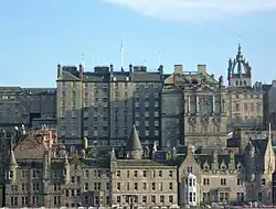 Вид на Хай-стрит с восточной оконечности Принсес-стрит