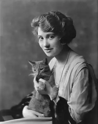 Фэй Бейнтер в 1916 году