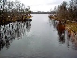 Канал между озёрами Мазайс- и Лиелайс-Балтэзерс.