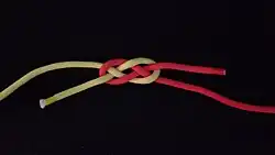 8. Плоский узел без схваток.